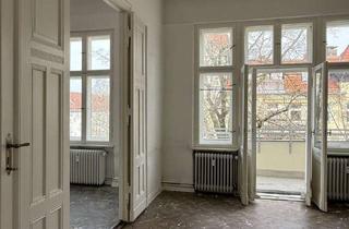 Wohnung kaufen in Machonstraße 17, 12105 Mariendorf, Schöne bezugsfreie 3-Zimmer-Altbauwohnung mit 3 Balkonen und charmanten Altbaudetails!