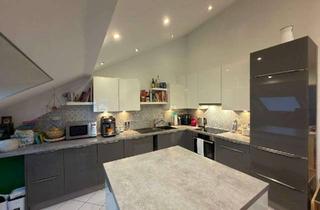 Loft kaufen in 71263 Weil der Stadt, Stilvolle 3-Zimmer-Dachgeschosswohnung mit Balkon und Loftcharakter