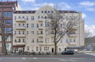 Wohnung kaufen in Helmholtzstraße, 10587 Charlottenburg, Vermietete Eigentumswohnung mit viel Potenzial I Balkon I renovierungsbedürftig