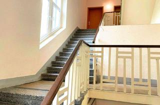 Wohnung kaufen in 08606 Oelsnitz, Zeitloser Altbau-Charme in Oelsnitz – denkmalgeschützte 3-Zimmer-Dachgeschosswohnung