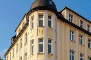 Wohnung kaufen in 08606 Oelsnitz, Stilvoll Wohnen unterm Dach – denkmalgeschützte 3-Zimmer-Wohnung in Oelsnitz