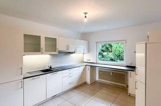 Wohnung kaufen in 69221 Dossenheim, Bezugsfrei: Moderne, renovierte 4-Zimmer-Wohnung mit Kamin, Loggia und 2 KFZ-Stellplätzen im OG