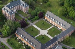 Wohnung mieten in Burghof 23, 53501 Grafschaft, Großzügige 2 Zi Wohnung im Schloss Gelsdorf