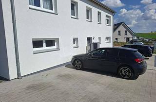 Wohnung mieten in Ahornring, 97318 Biebelried, 4,5-Zimmer-EG-Wohnung mit gehobener Innenausstattung, zwei Bädern und zwei Terrassen in Biebelried