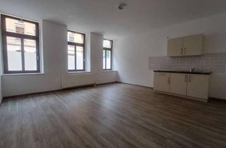 Wohnung mieten in Uhlandstraße 20, 09130 Sonnenberg, 25 m² Wohnbereich mit offener Küche + inkl. EBK * / Vinyl / Bad mit Wanne