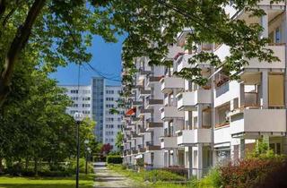 Wohnung mieten in Berzdorfer Str. 22, 01239 Prohlis-Nord, Familien und WG geeignete 3-Zimmer-Wohnung mit Balkon!