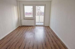 Wohnung mieten in Pappelstr., 04567 Kitzscher, 3 Zimmer Wohnung mit Bakon Küche/Bad/Flur + Umzugsbonus