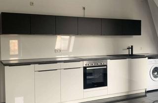 Wohnung mieten in Kolpingstraße 30, 08056 Zwickau, Dachgeschoss-Maisonette - Wohnung - 4 Raum -in toller Stadtvilla