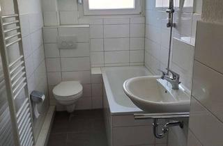 Wohnung mieten in Schützkamp 19, 45277 Überruhr-Holthausen, Holthausen: Bezugsfertige 2-Zi.-Whg. mit großem Balkon