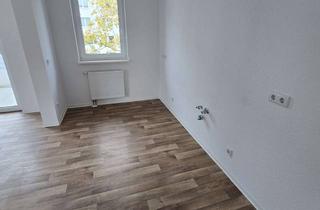 Wohnung mieten in Märkische Allee 136A, 12681 Marzahn, ***FORTUNA: Neuwertig! Barrierefrei! Großes Duschbad! Balkon-Blick 2 Etage!