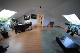 Wohnung mieten in Ramsaystraße, 63450 Hanau, Moderne, großz. 2,5-Zi.-Dachstudio-Whg. incl. EBK(106 qm)in ruhiger Lage von Hanau, nähe Innenstadt