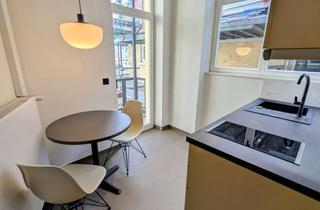 Wohnung mieten in Paulinenstraße 14-16, 70178 Süd, Urban Living im Herzen von Stuttgart – möblierte 1,5-Zimmer-Altbauwohnung mit Balkon & separater Küc