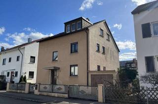 Haus kaufen in 70806 Kornwestheim, Freistehendes 3-Familien-Wohnhaus mit Garage und großem Garten in ruhiger Wohnlage in Kornwestheim
