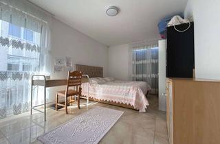 Haus kaufen in 71144 Steinenbronn, Attraktives Zweifamilienhaus in Steinenbronn – Wohnen & Investieren unter einem Dach