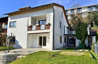 Doppelhaushälfte kaufen in 94469 Deggendorf, Charmante Doppelhaushälfte mit 2 Einheiten und Gartenparadies!