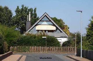 Einfamilienhaus kaufen in Im Kalbig, 36137 Großenlüder, Freistehendes Einfamilienhaus mit Einlieger nebst Garage