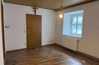 Haus kaufen in 95643 Tirschenreuth, Charmantes Reihenmittelhaus in zentraler Lage von Tirschenreuth