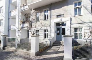 Wohnung kaufen in 12099 Tempelhof, Charmantes City-Apartment: Renovierte 1-Zimmer-Wohnung sofort bezugsfrei in Tempelhof