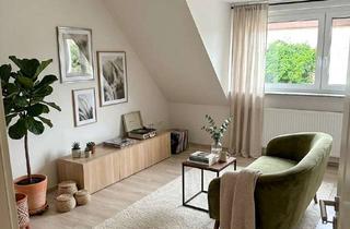 Wohnung kaufen in 75181 Eutingen, Wohnkomfort über den Dächern: Sanierte Maisonette-Perle mit Klimaanlage, Balkon & Garage