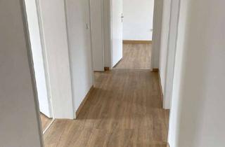 Wohnung mieten in Ortenburgstraße 15, 92526 Oberviechtach, Freiwerdende 4-Zimmerwohnung mit Balkon *energetisch saniert*