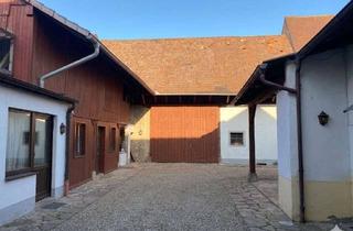 Haus kaufen in 76689 Karlsdorf-Neuthard, Charmantes Sanierungsprojekt mit Ausbaupotential: Historisches Anwesen in idyllischer Ortsrandlage