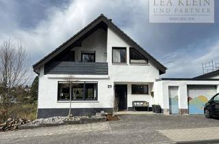 Einfamilienhaus kaufen in 57489 Drolshagen, Charmantes Einfamilienhaus mit Einliegerwohnung, Balkon & traumhafter Aussichtslage - Drolshagen