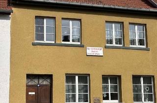 Haus kaufen in Straße Der Einheit 95, 99955 Bad Tennstedt, Reihenmittelhaus in Südausrichtung mit großem Grundstück, Scheune, Garage, Garte in Bad Tennstedt