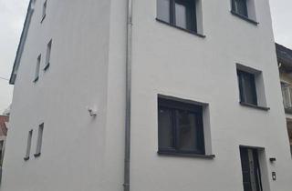 Haus kaufen in 65843 Sulzbach, Sulzbach (Taunus) - Sehr zentral ! MFH + Bauplatz mit Baugenehmigung