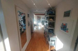 Wohnung kaufen in 41462 Neuss, Neuss - gepflegte Dachgeschosswohnung mit Sonnenbalkon in Neuss