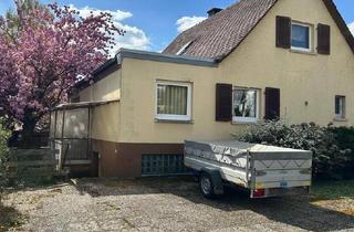 Einfamilienhaus kaufen in 65760 Eschborn, Eschborn - Einfamilienhaus mit Nebengebäude zu verkaufen.