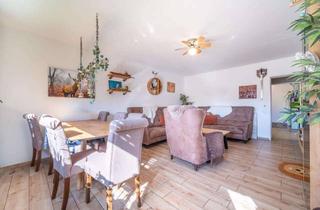 Wohnung kaufen in 78073 Bad Dürrheim, Hochparterre Wohnung mit Balkon und Stellplatz