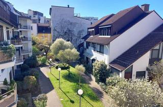 Wohnung kaufen in 76133 Innenstadt-West, MITTEN IN DER CITY - MIT BALKON IN DEN GRÜNEN UND RUHIGEN INNENHOF!