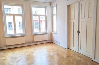 Wohnung kaufen in Ferdinand-Wallbrecht-Str. 21, 30163 List, Großzügige Jugendstil-Altbauwohnung im Herzen der List mit 2 Balkonen im 2. OG