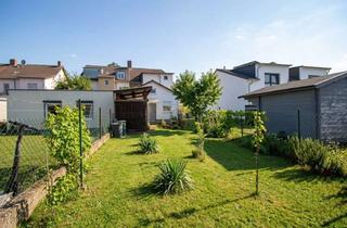 Wohnung kaufen in 63457 Hanau, 2 Wohneinheiten im Ober- und Dach-geschoss mit Nebengebäude & Garten in Großauheim