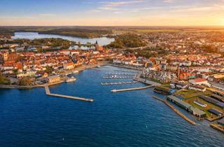 Wohnung kaufen in 17192 Waren, Erste Reihe Hafen: Stilvolle Eigentumswohnung mit Blick auf die Marina