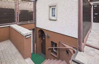 Wohnung kaufen in 46236 Bottrop, Raum für Ideen: Sanierungsbedürftige Souterrain-Wohnung in zentraler Lage