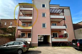 Wohnung kaufen in Karlsplatz 3b, 16303 Schwedt, Gepflegte 3-Zimmer-DG-Wohnung mit Balkon und Einbauküche in Schwedt/Oder