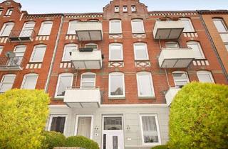 Wohnung kaufen in 24116 Schreventeich, Gepflegte, charmante Altbau-Wohnung mit Balkon und Loggia in optimaler Lage!