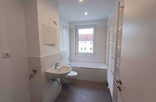 Wohnung mieten in Straße Des Friedens 40, 06217 Merseburg, Modern & gemütlich: 2 Räume voller Komfort - 3. OG links