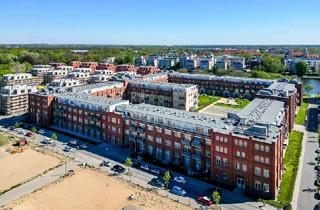Wohnung mieten in Adolf-Heyden-Straße, 12555 Köpenick, Exklusives Wohnen im Dachgeschoss: Mit EBK & privater Rooftop-Terrasse