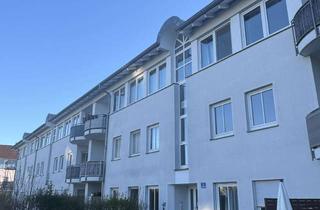 Wohnung mieten in Gertrud-Von-Le-Fort-Straße, 93051 Kumpfmühl-Ziegetsdorf-Neuprüll, Helle, möblierte 2-Zimmer Dachgeschosswohnung in Neuprüll