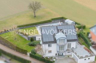Haus kaufen in 73113 Ottenbach, Feldrandlage. Unverbaubarer Ausblick. Raum für Familie – Pool, Spa & ~353 m² Wohnfläche