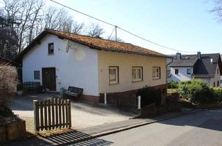 Haus kaufen in 65582 Hambach, Sanierter Bungalow im Grünen