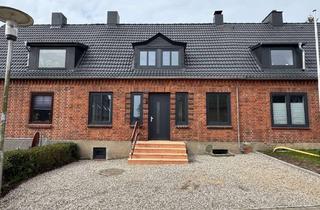 Haus kaufen in 24837 Schleswig, Traumhaft saniertes Reihenmittelhaus in idyllischer Altstadtlage von Schleswig
