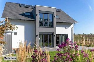 Einfamilienhaus kaufen in Waddenhauser Straße, 32791 Lage, Freistehendes Einfamilienhaus nebst Stellplatz in ruhiger Wohnlage