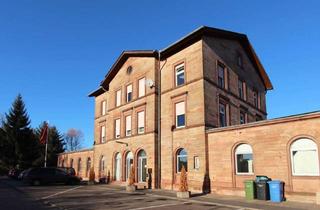 Haus kaufen in Bahnhofstr. 22, 65474 Bischofsheim, Charmanter, kernsanierter historischer Bahnhof mit Wassertrum, vollvermietet!