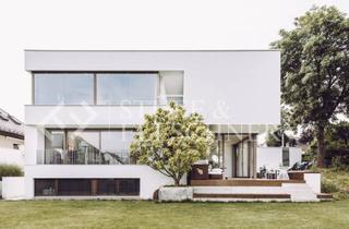Villa kaufen in 61476 Kronberg, Außergewöhnliche Architektenvilla mit luxuriöser Ausstattung in begehrter Feldrandlage!