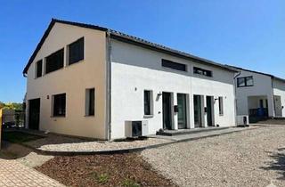 Doppelhaushälfte kaufen in 39288 Burg, Moderne Doppelhaushälfte mit Terrasse und Garten in Burg