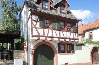 Bauernhaus mieten in 67487 Maikammer, Schnuckeliges ehemaliges Bauernhaus im Fachwerkstil mit kleinem Innenhof für den 1-2 Personenhaushal