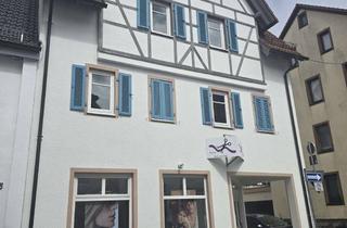 Wohnung kaufen in 72584 Hülben, Wohnen, wo Geschichte lebendig ist – stilvolle 2-Zimmer-Wohnung im Herzen von Bad Urach